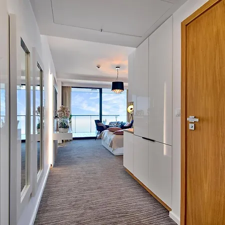 North Apartments, Sunsetview 507