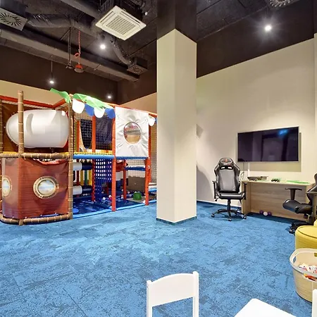 North Apartments, Sunsetview 507 코워브제크