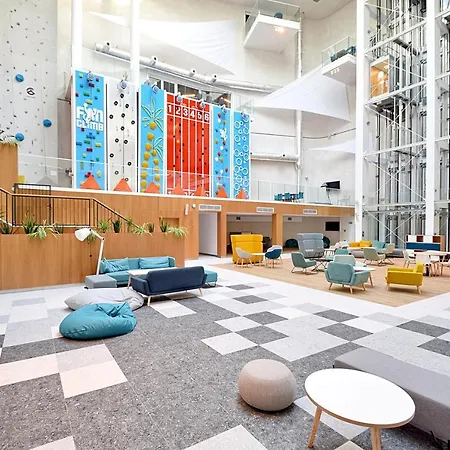 North Apartments, Sunsetview 507 아파트