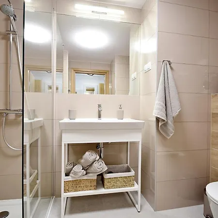 North Apartments, Sunsetview 507 *