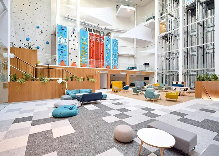 North Apartments, Sunsetview 507 アパート